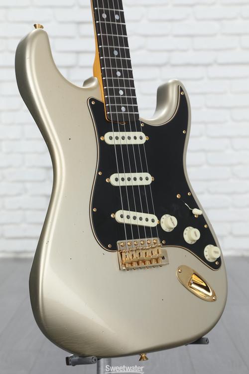 Fender Custom Shop Limited-edition '65 Dual-Mag Stratocaster Journeyman  Relic Electric Guitar - Aged Inca Silver