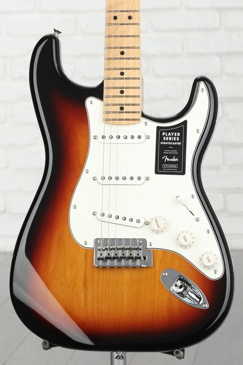 Fender Player Stratocaster - 3-Tone Sunburst with Maple