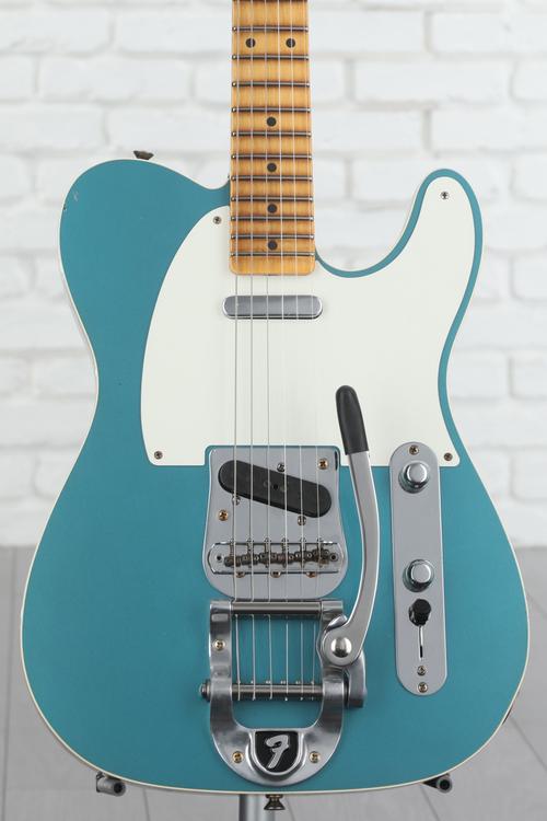 Fender Custom Shop Limited-edition Twisted Telecaster Journeyman Relic -  Aged Ocean Turquoise