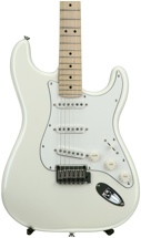 Squier Deluxe Strat - Pearl White