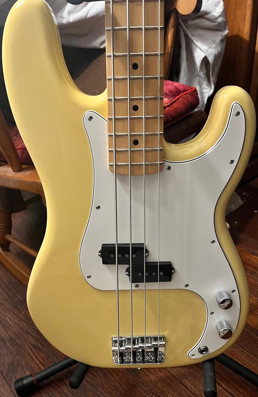 Used Fender Player Precision Bass - - Sweetwater's Gear Exchange