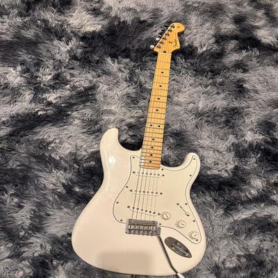 Fender 2019 Fender Player Stratocaster Polar White