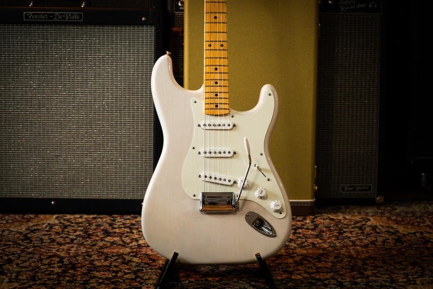 American Original ’50s Stratocaster – 2021 – White Blonde – Maple Fingerboard – Excellent Near Mint Condition – w/ OHSC, COA & Candy