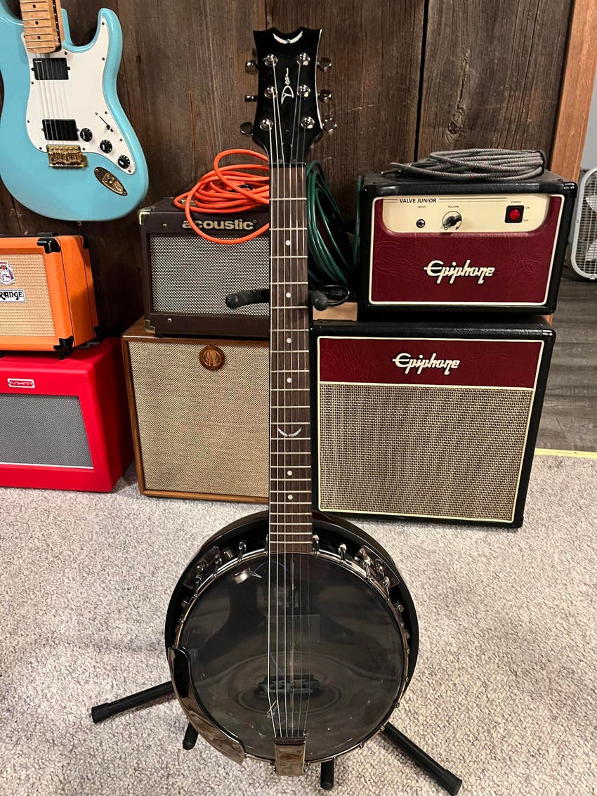 Used Dean Backwoods banjo Sweetwater Gear Exchange