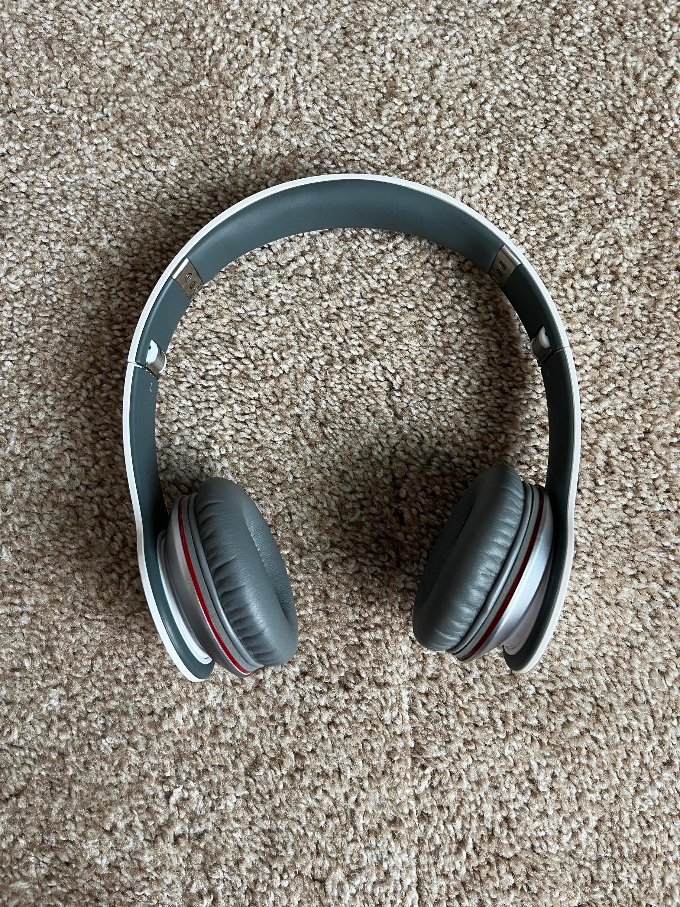 Used Beats by Dr. Dre Solo HD (White) with - Sweetwater's Gear