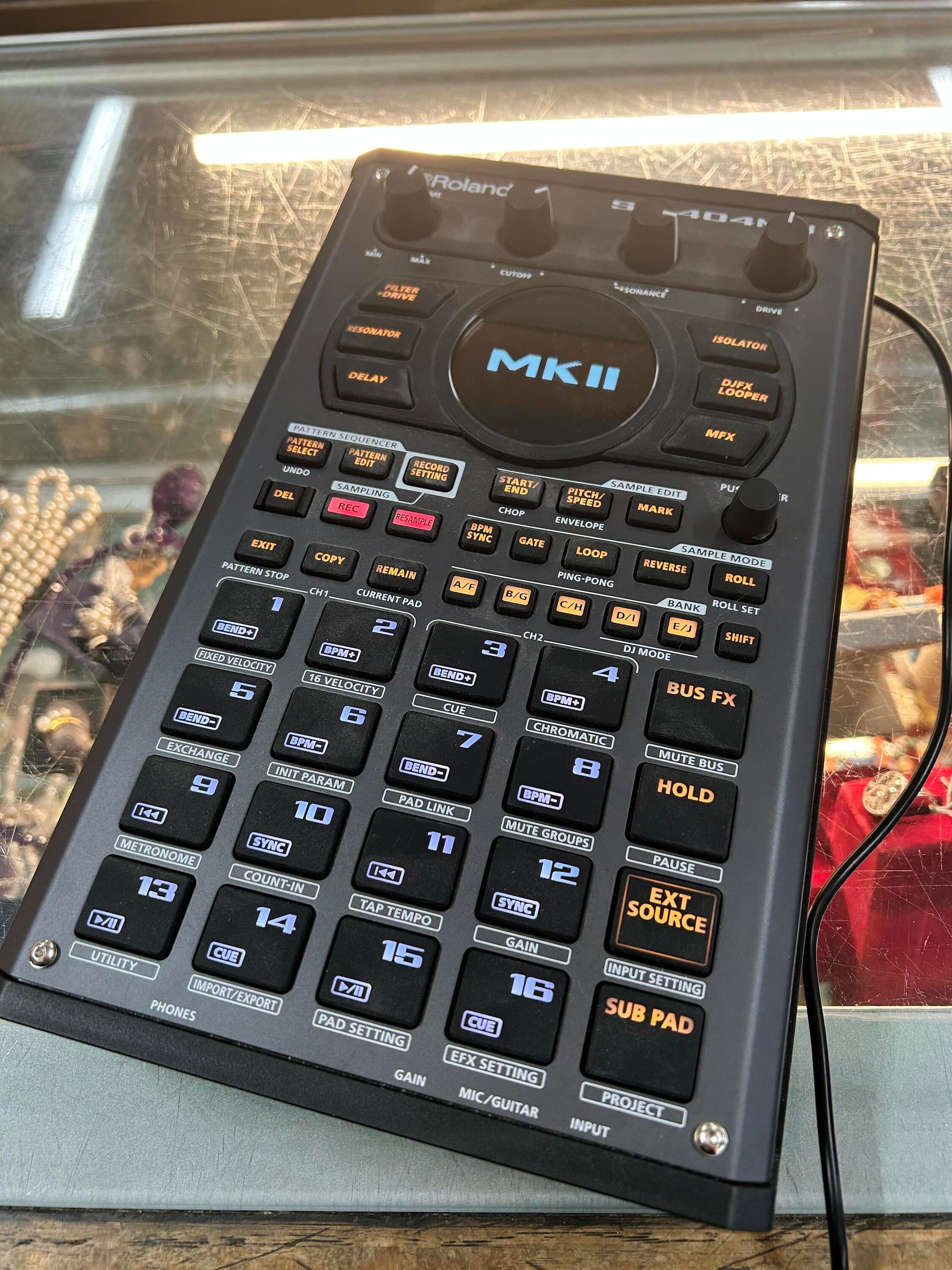 Used Roland SP-404MKII Linear Wave - Sweetwater's Gear Exchange