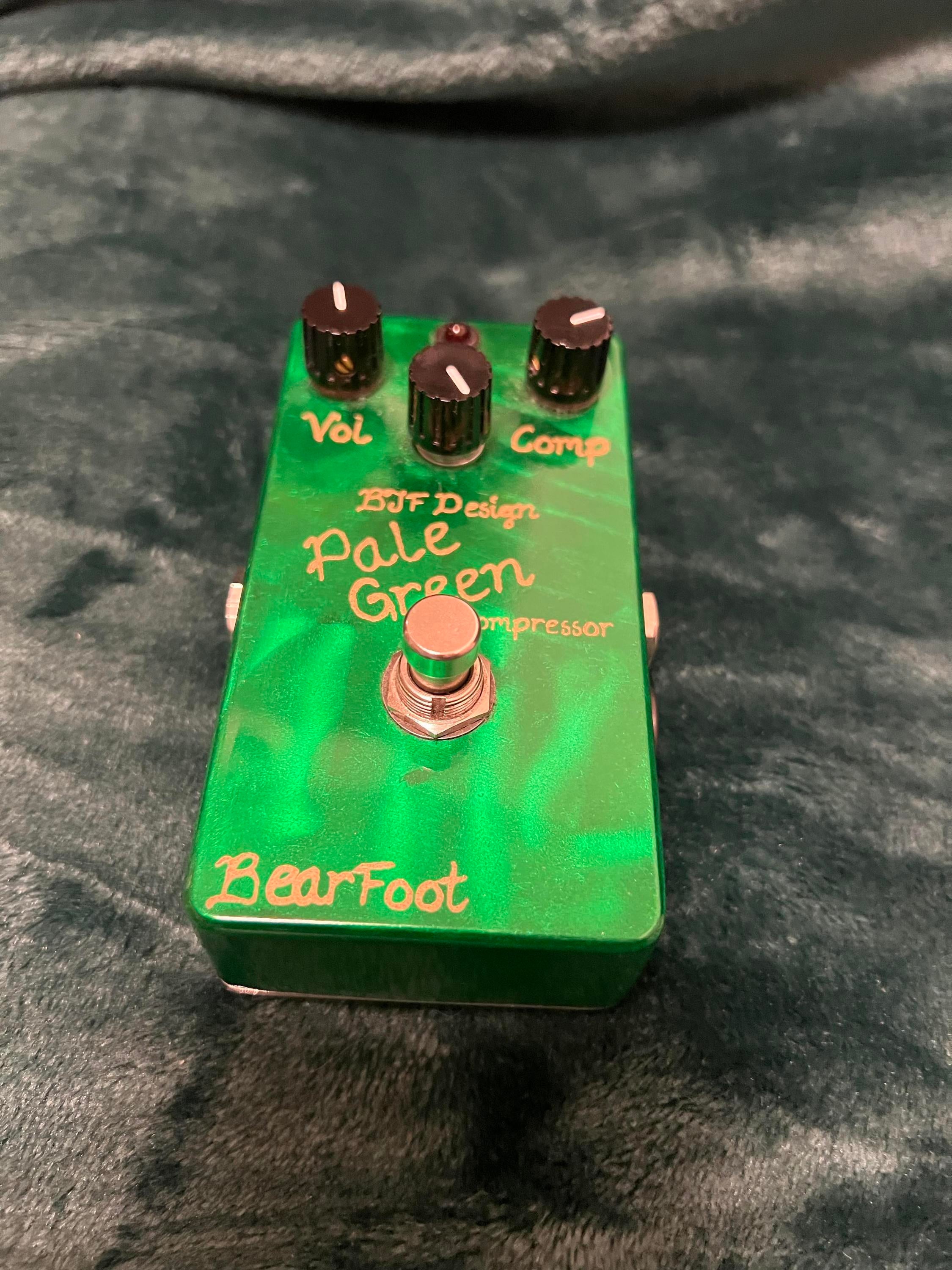 Used Bearfoot FX Pale Green Compressor - Sweetwater's Gear Exchange