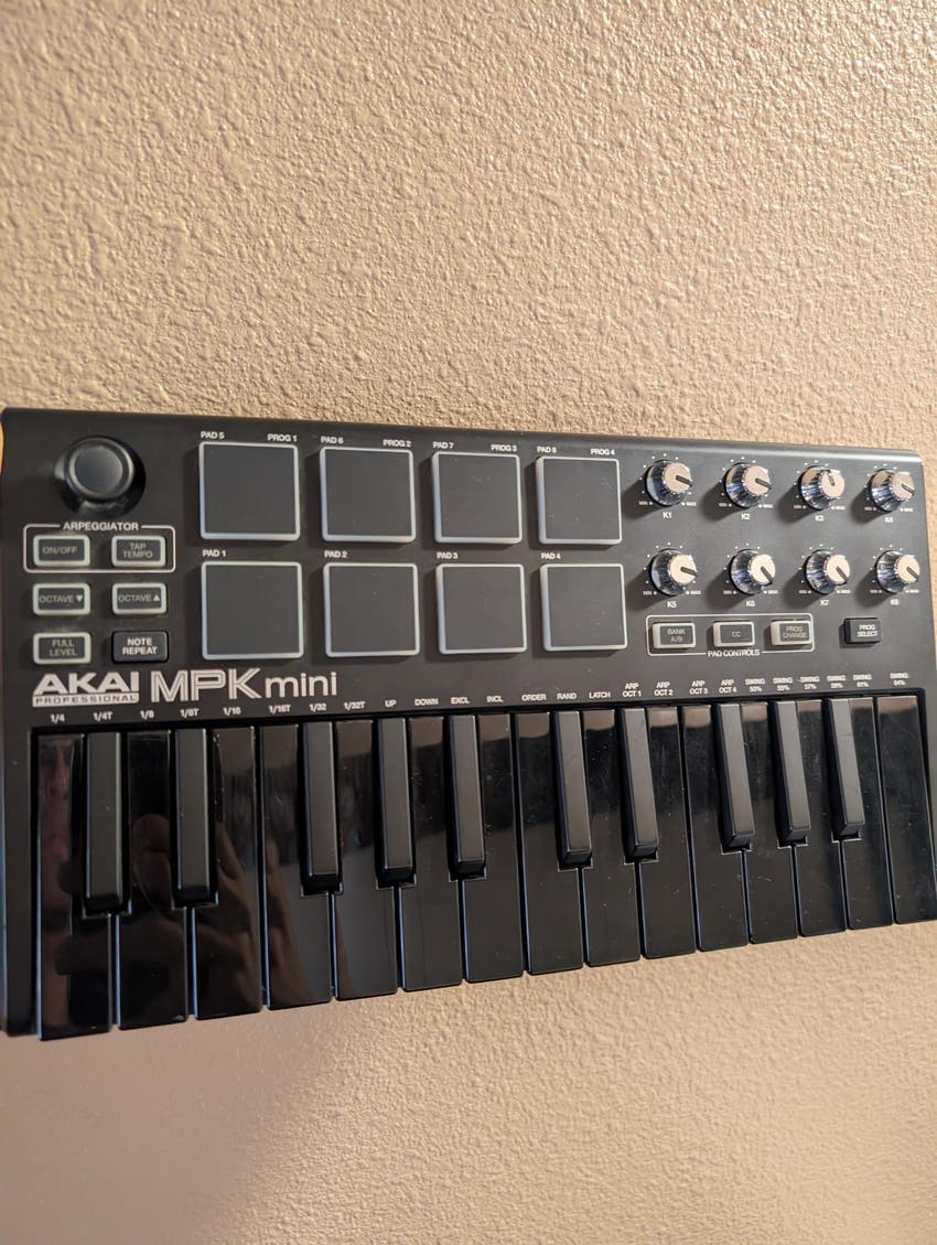 Used Akai Professional MPK Mini MK Sweetwater's Gear Exchange