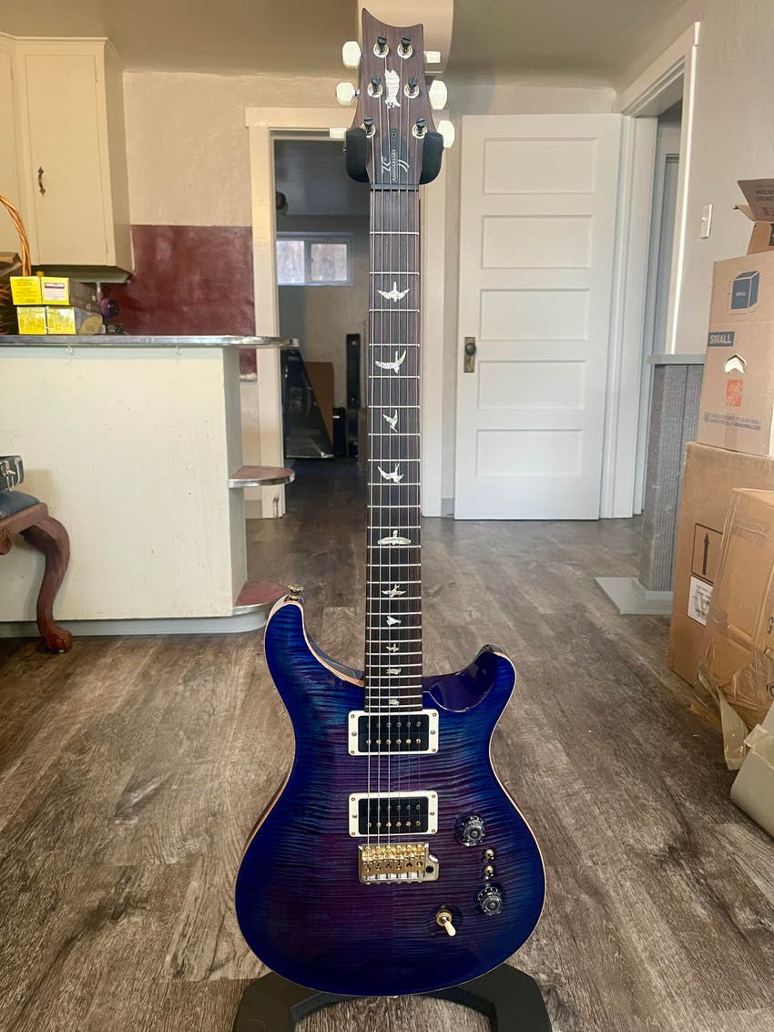 35th Anniversary Custom 24 with Pattern Thin Neck - Violet Blue Burst 10-Top