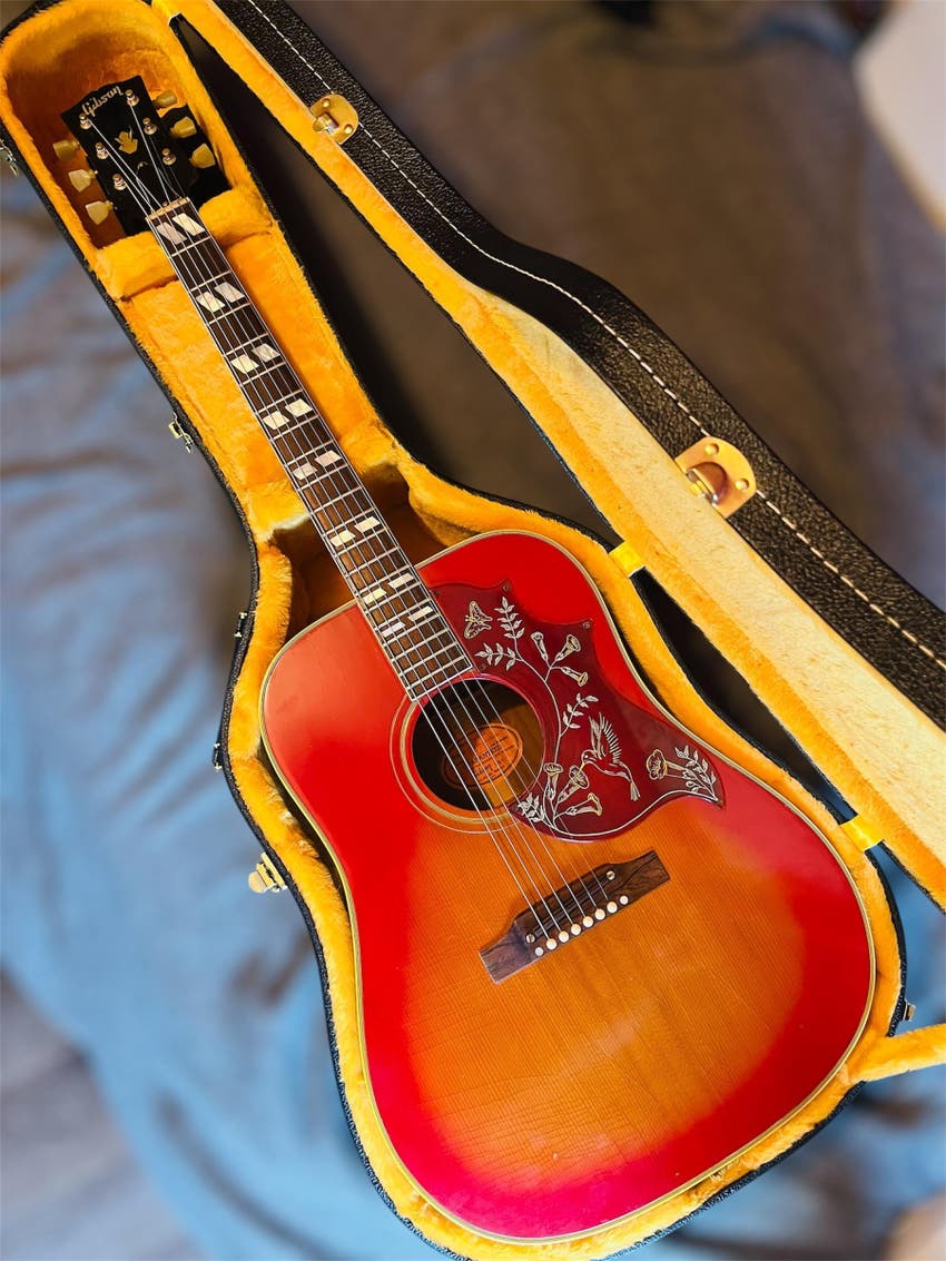 1967 Gibson Hummingbird NEAR MINT