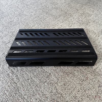 Used Gator Pro Large Pedalboard - - Sweetwater's Gear Exchange