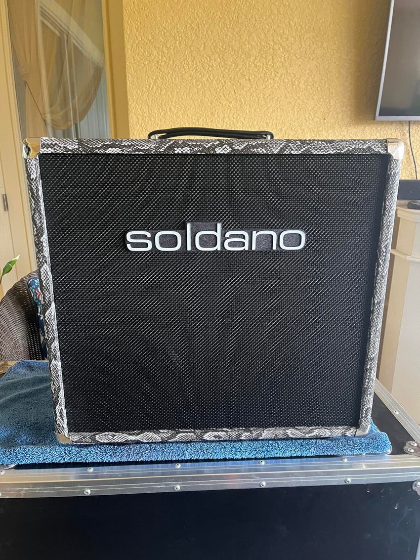 Vintage Roland Super Cube 60 Silver Tolex 1x12 Combo amp