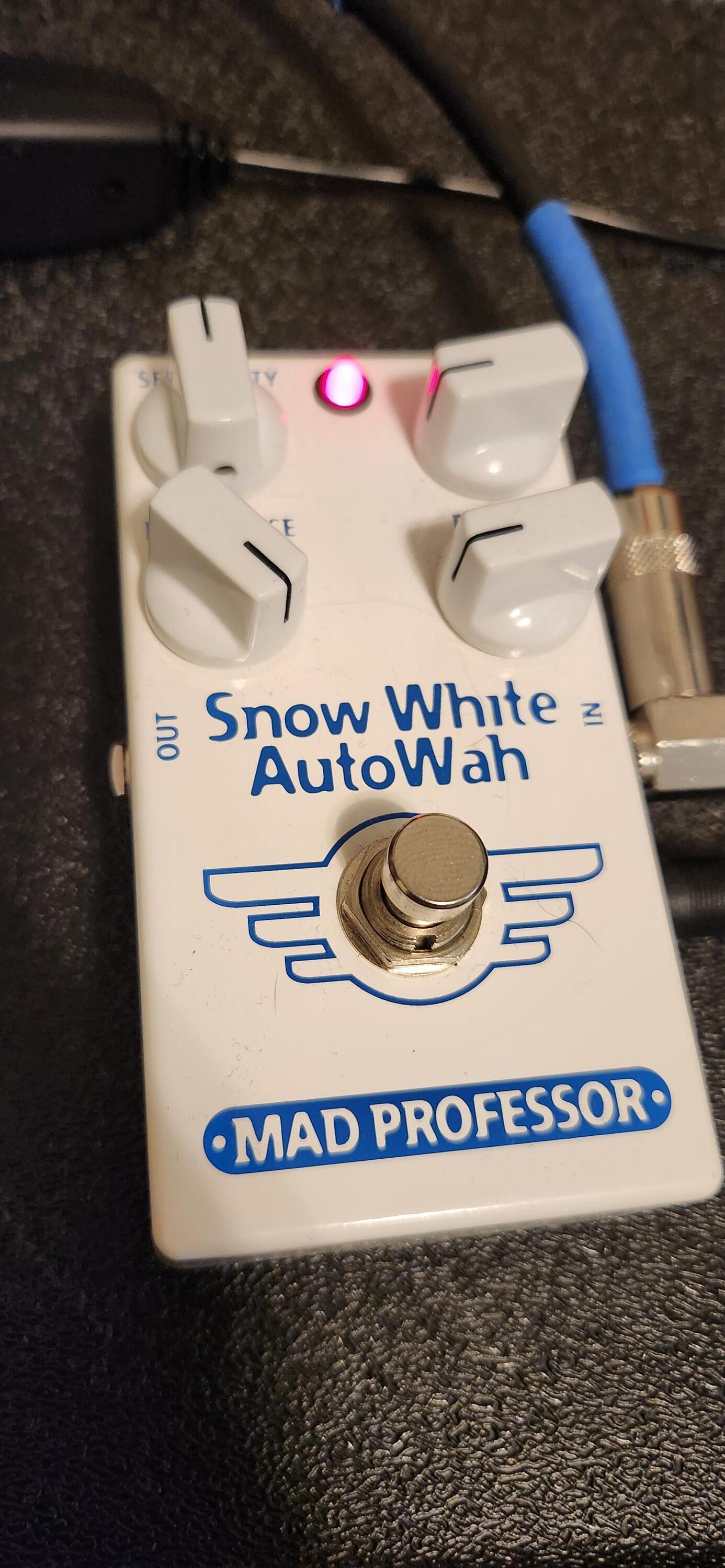 Used Mad Professor Snow White Auto Wah - Sweetwater's Gear Exchange