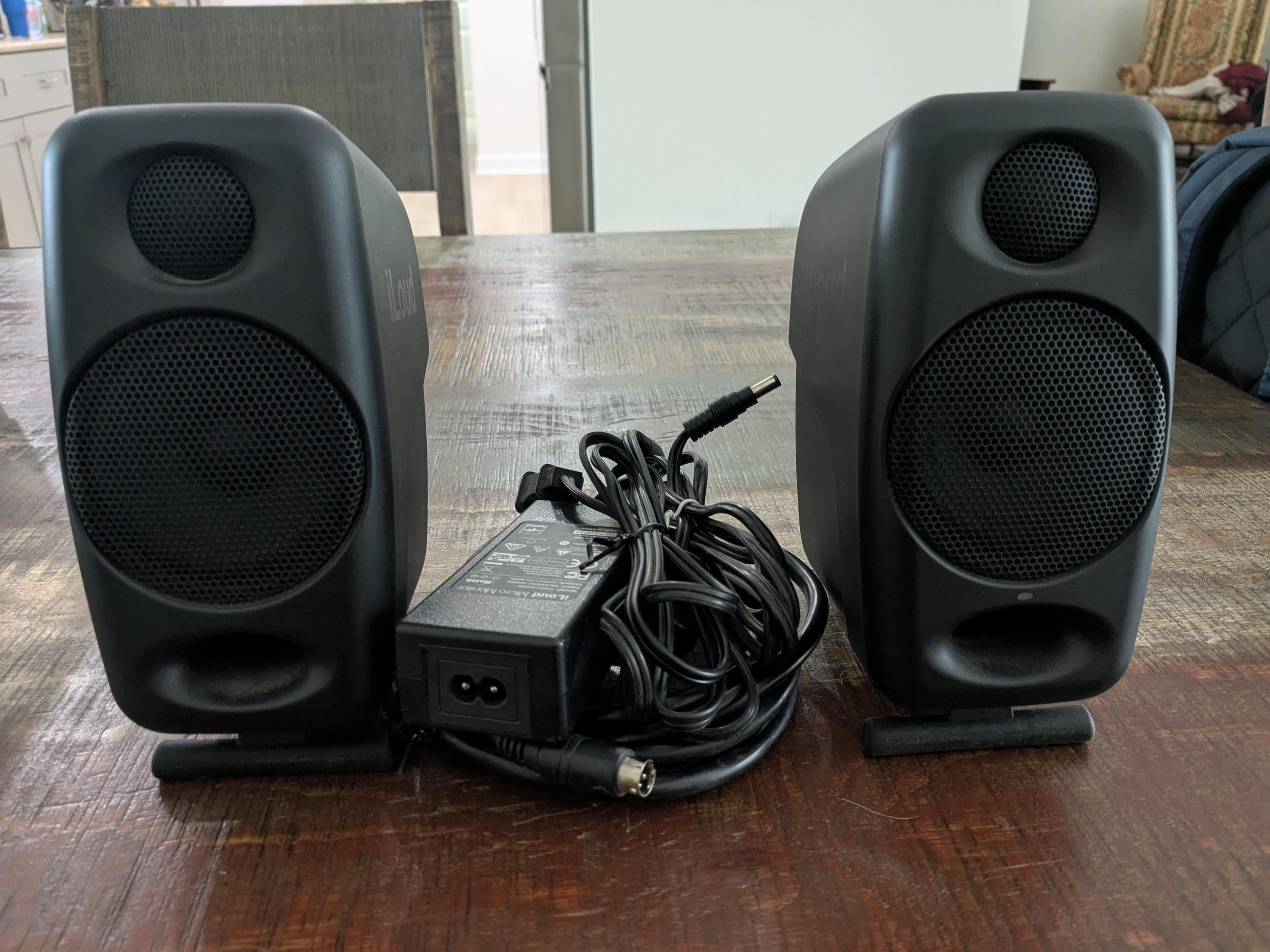 Used IK Multimedia iLoud Micro - Sweetwater's Gear Exchange Used IK Multimedia iLoud Micro - Sweetwater's Gear Exchange