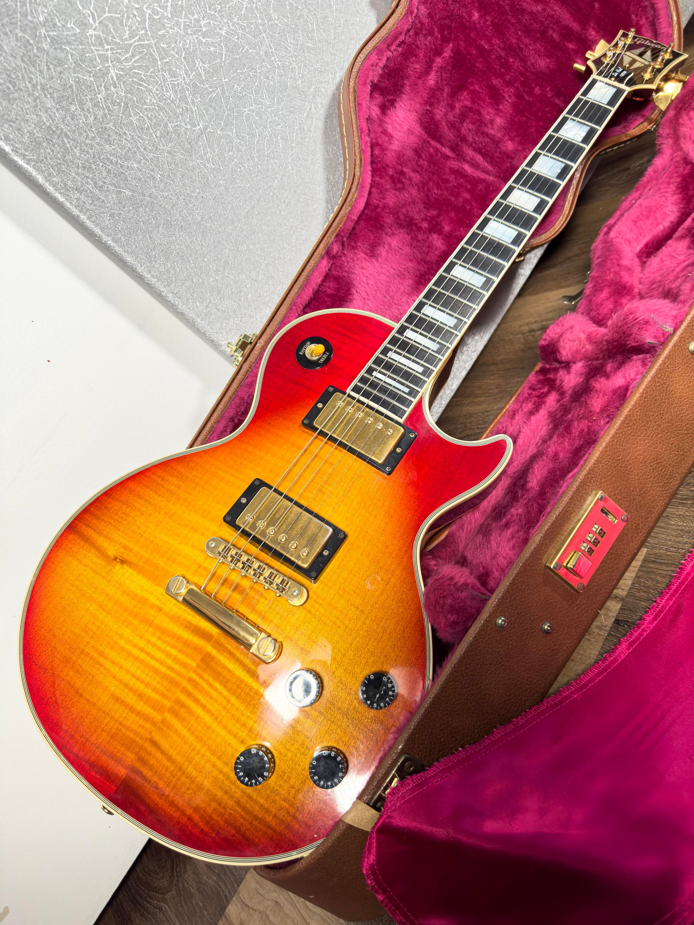 Used Gibson Les Paul Custom Premium Plus 1990 AAA Top - Heritage Cherry  Sunburst