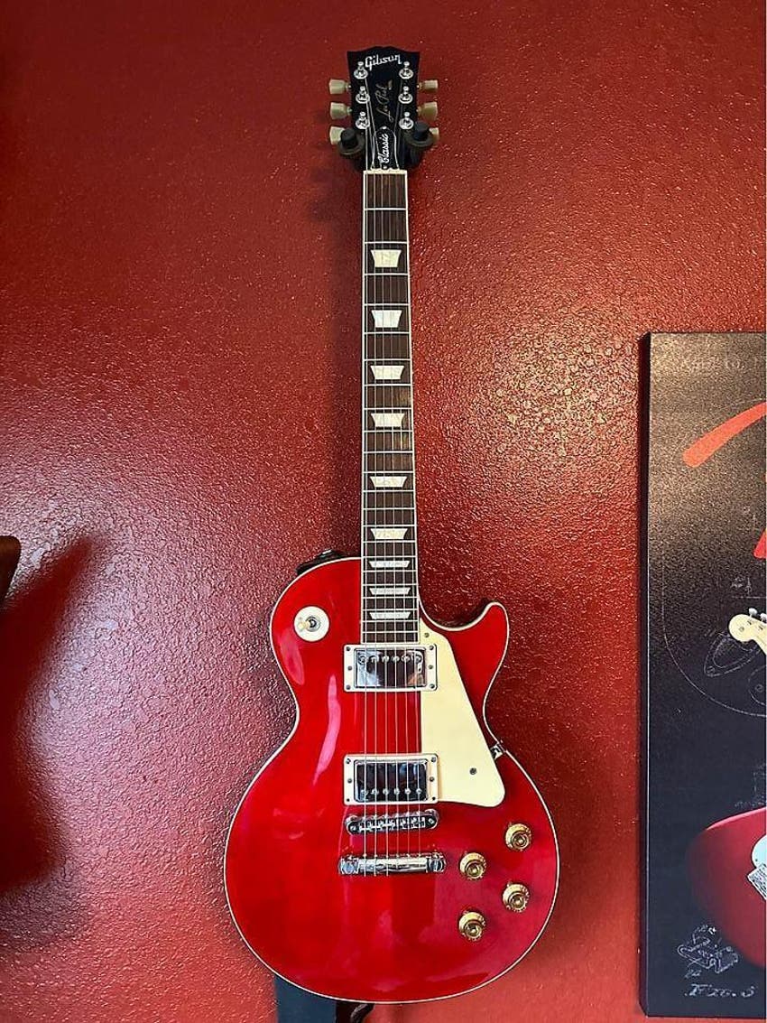 Les Paul Classic Electric Guitar - Translucent Cherry