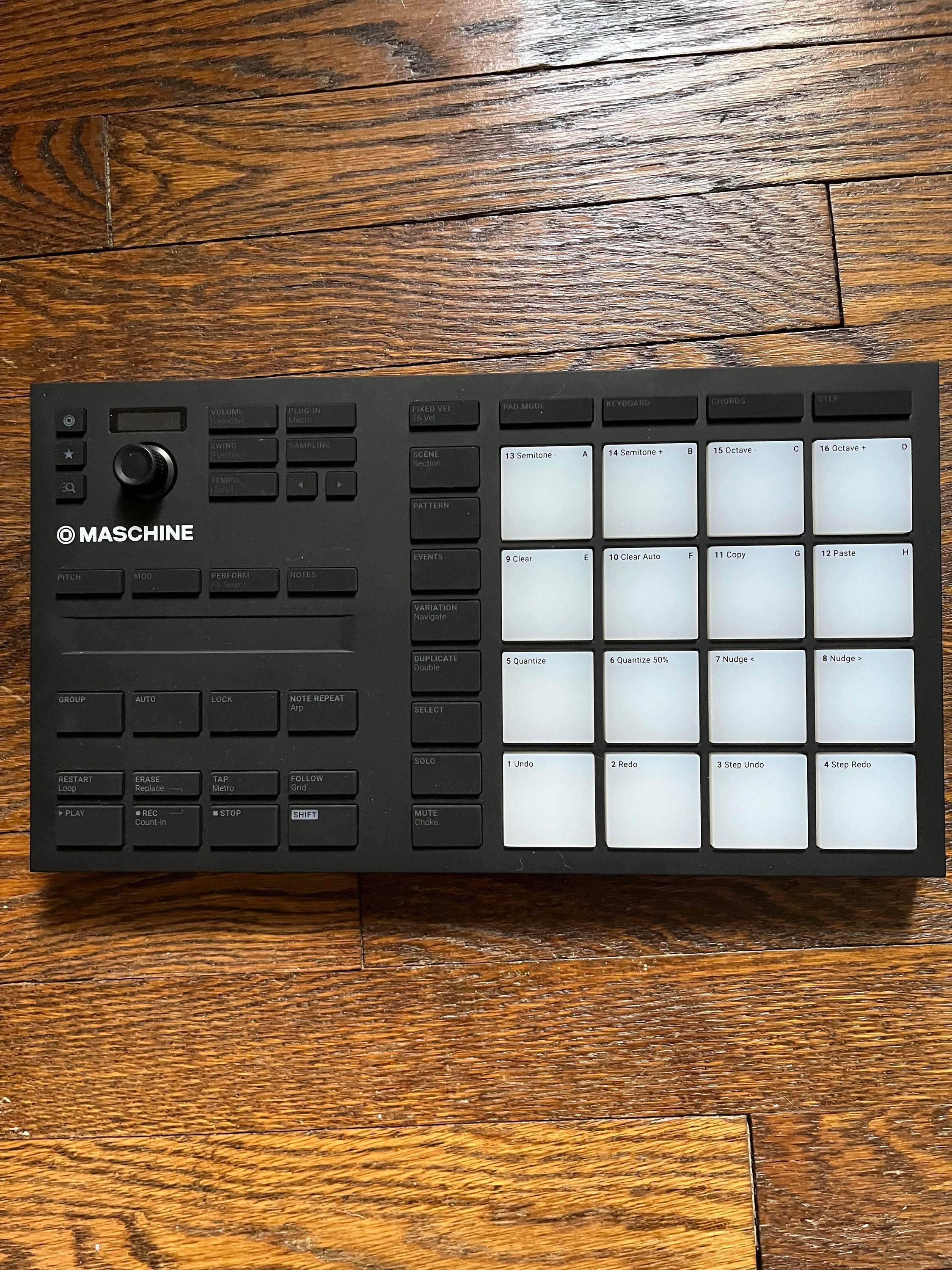 Used Native Instruments Maschine Mikro MK3 Production and Performance  System with Software