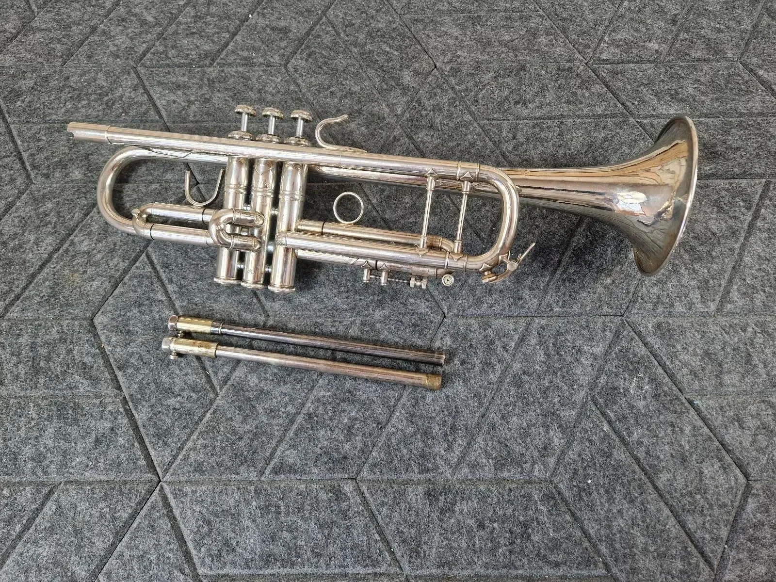管楽器・吹奏楽器 Bach Stradivarius 43 Bach Stradivarius 43 Bb Trumpet