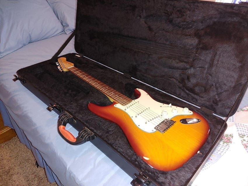 American Deluxe Stratocaster Ash with Rosewood Fretboard 2011 - 2016 - Tobacco Sunburst OHSC