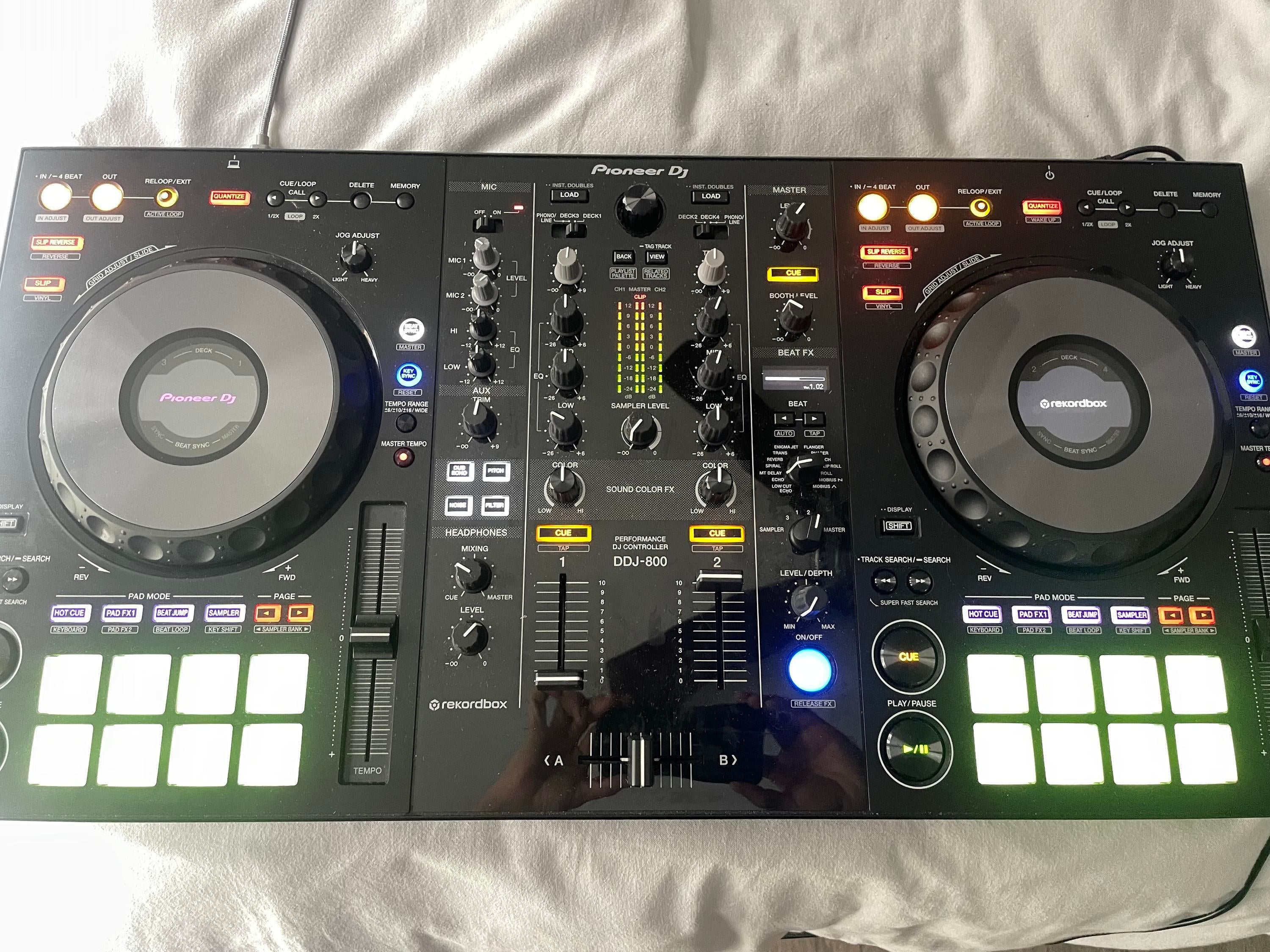 Used Pioneer DJ DDJ-800 2-deck Rekordbox DJ - Sweetwater's Gear