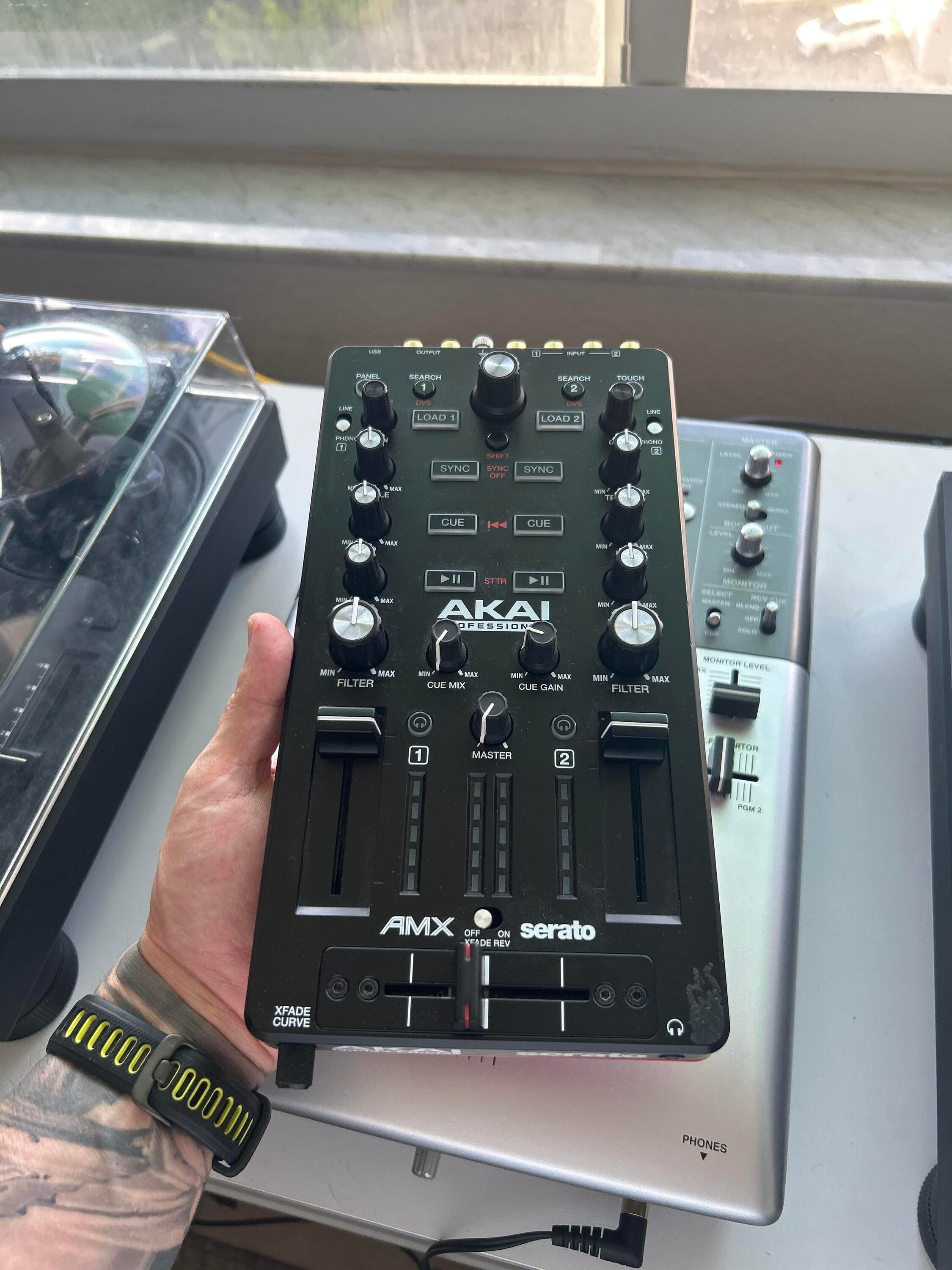 Used Akai Professional AMX Mixing - Sweetwater's Gear Exchange