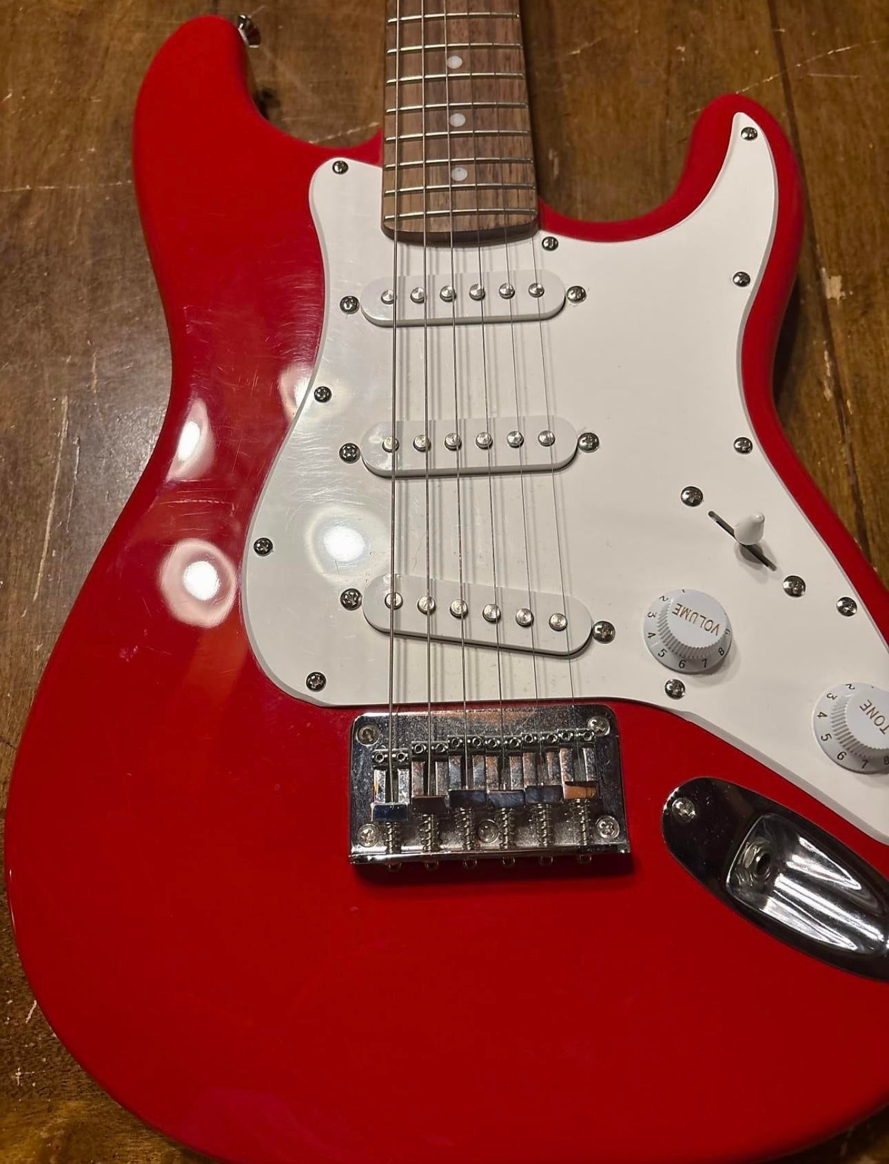 Used Squier Mini Strat - Torino Red - Sweetwater's Gear Exchange