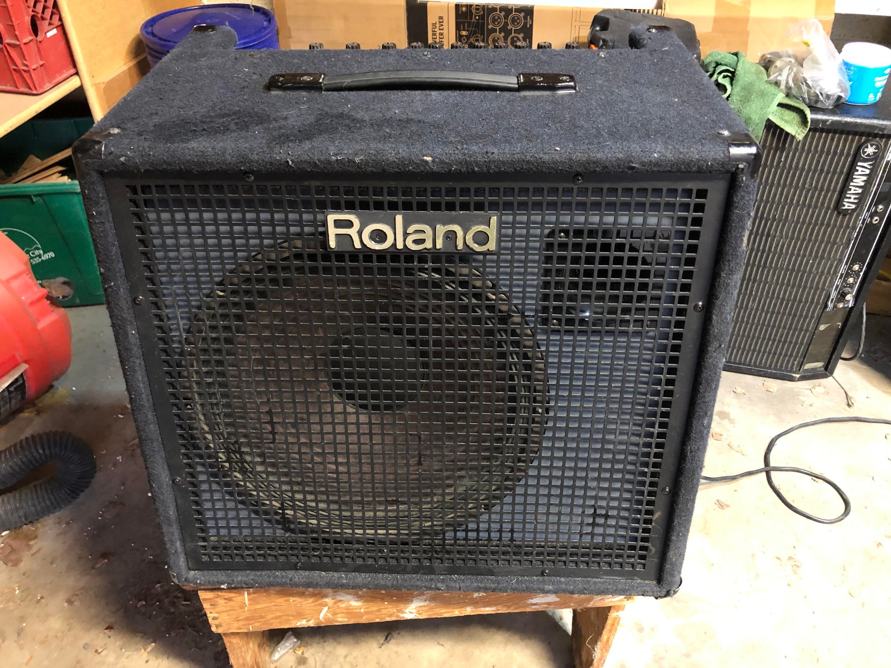 Used Roland KC-500 4-Channel 150-Watt 1x15