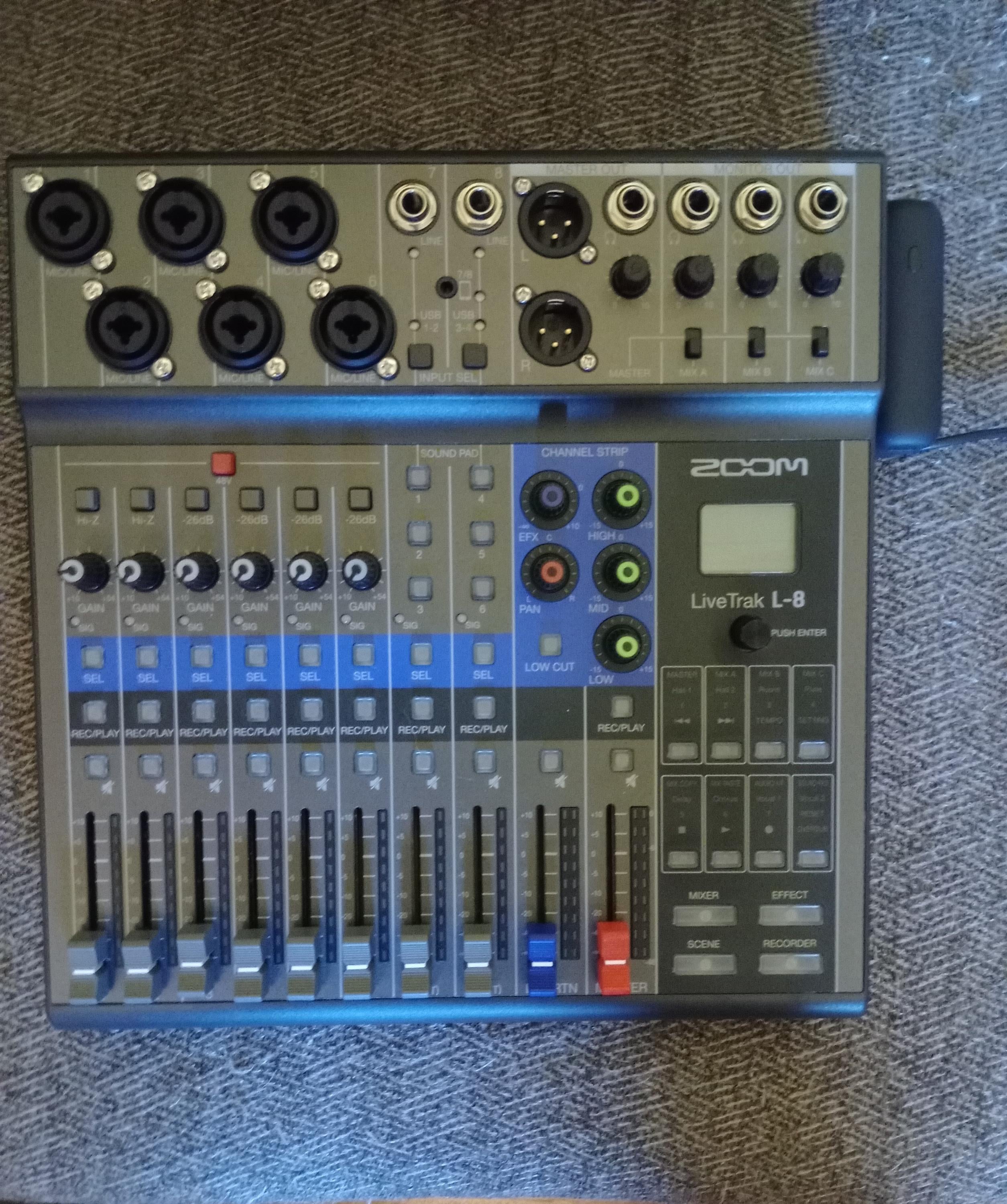 Used Zoom LiveTrak L-8