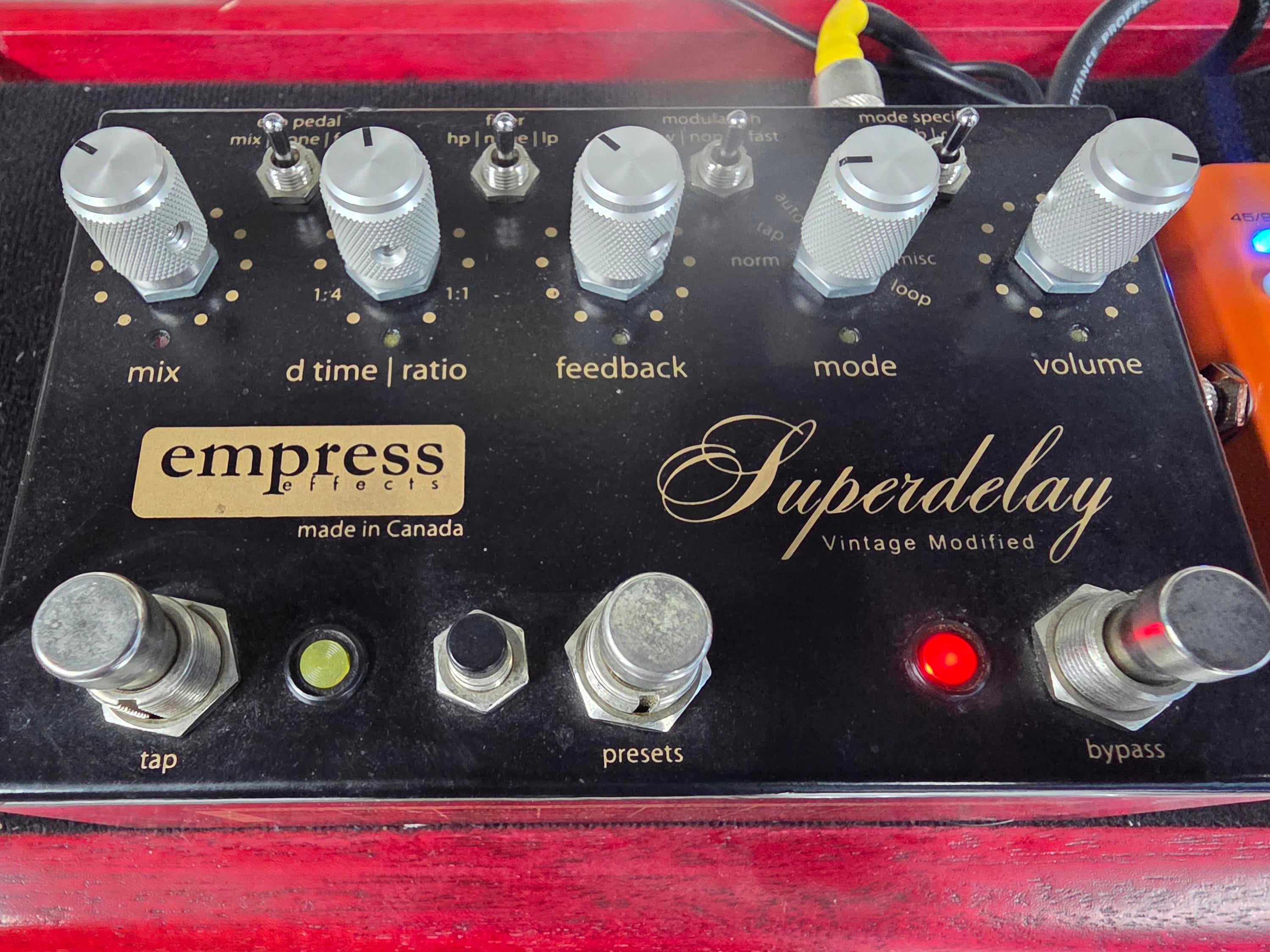 Empress Effects Superdelay 初期ロット Empress Effects Superdelay - YouTube