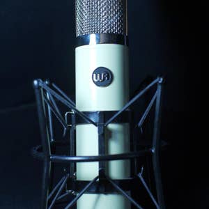 Warm Audio WA-251 Large-diaphragm Tube Condenser Microphone Warm Audio WA-251 Large-diaphragm Tube Condenser Microphone