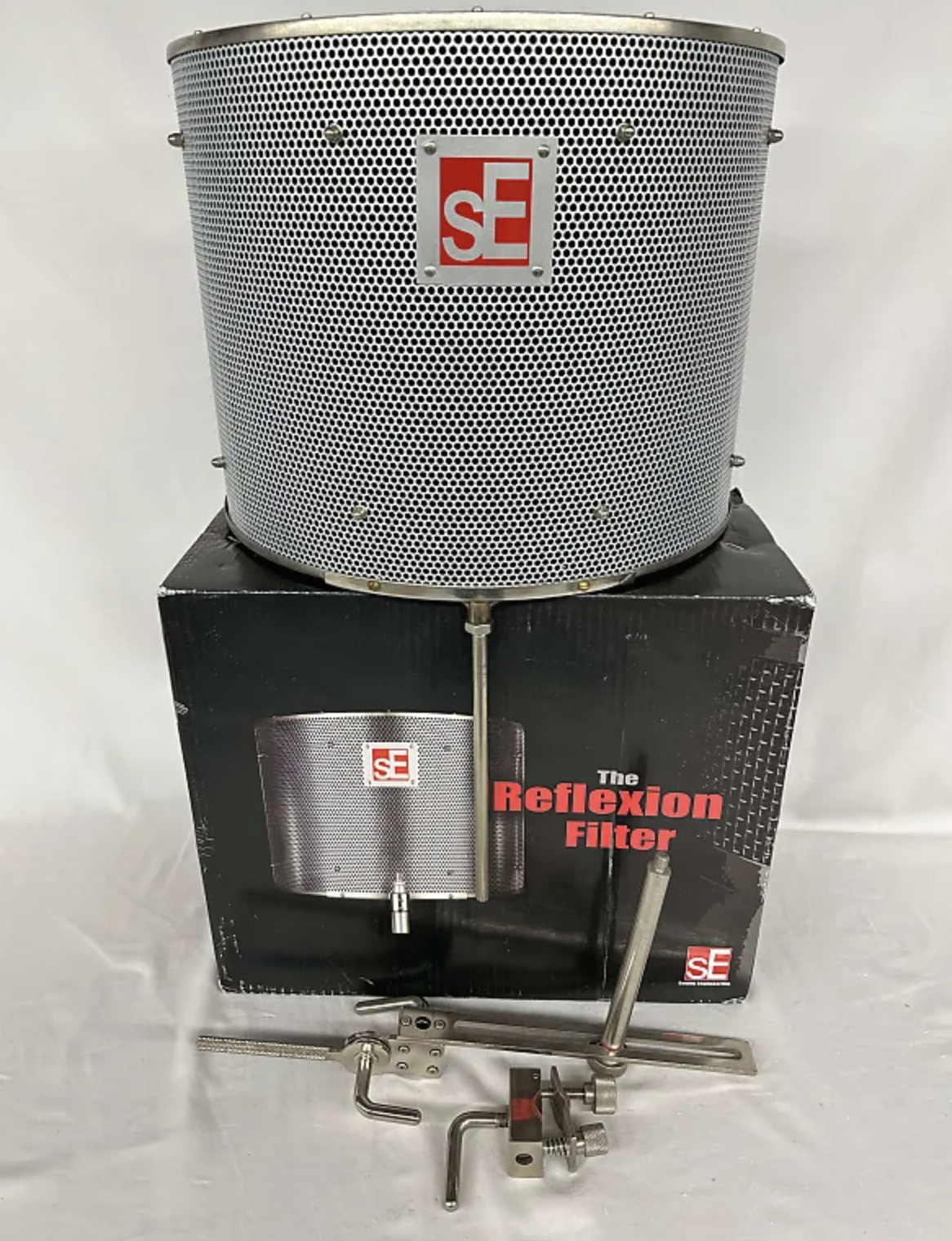 Used sE Electronics Reflexion Filter PRO - Sweetwater's Gear Exchange