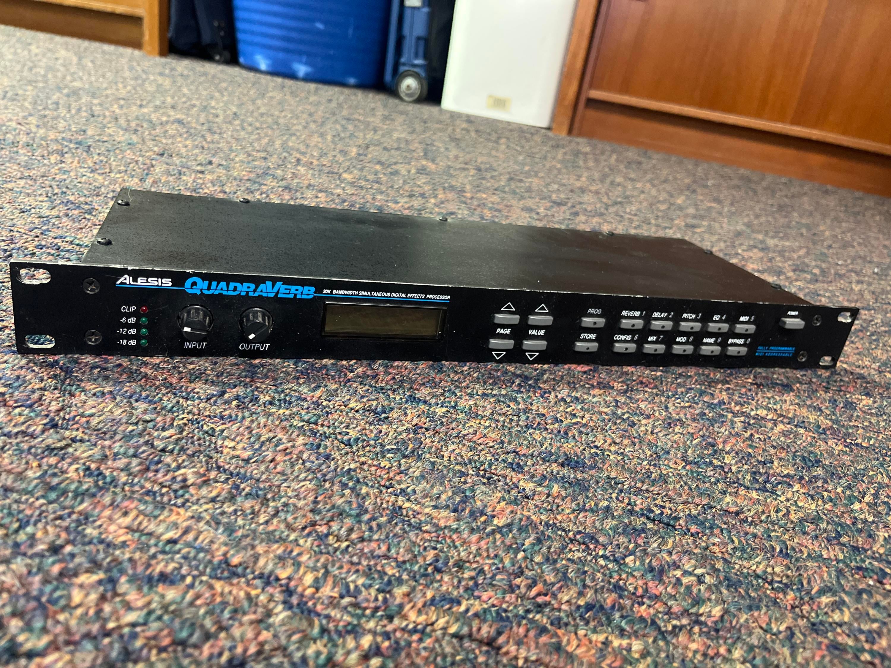 ALESIS QuadraVerb 2 中古｜ギター買取の東京新宿ハイブリッド