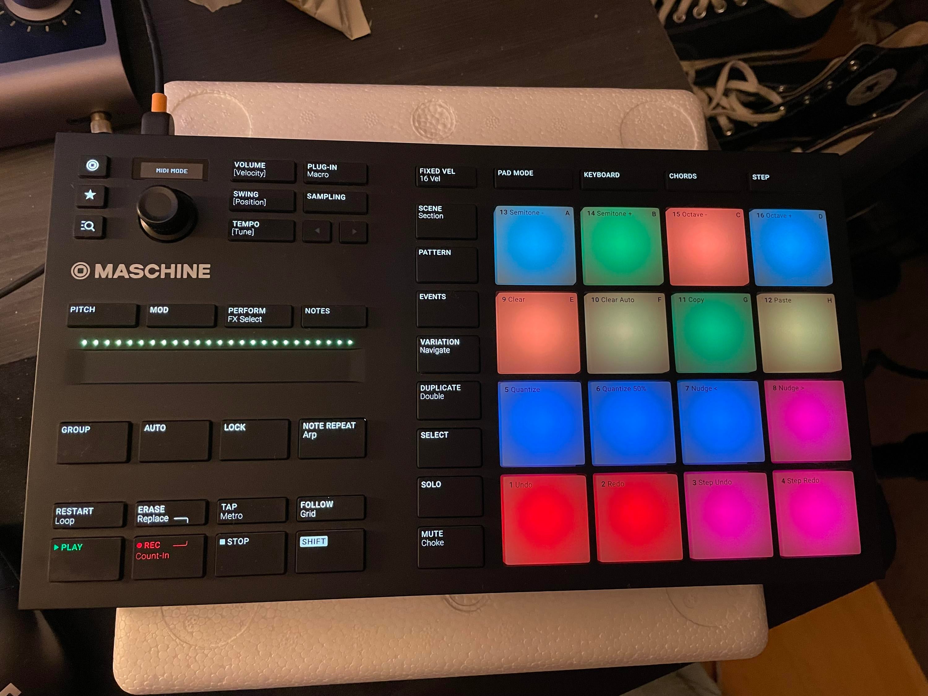 Used Native Instruments Maschine Mikro MK3 - Sweetwater's Gear
