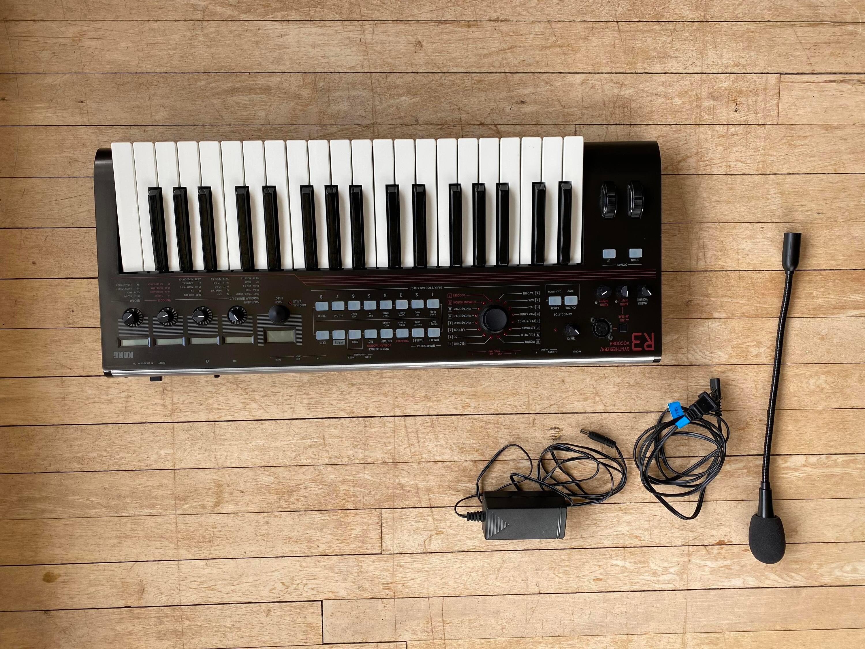 Used Korg R3 Vocoder/synth - Sweetwater's Gear Exchange Used Korg R3 Vocoder/synth - Sweetwater's Gear Exchange