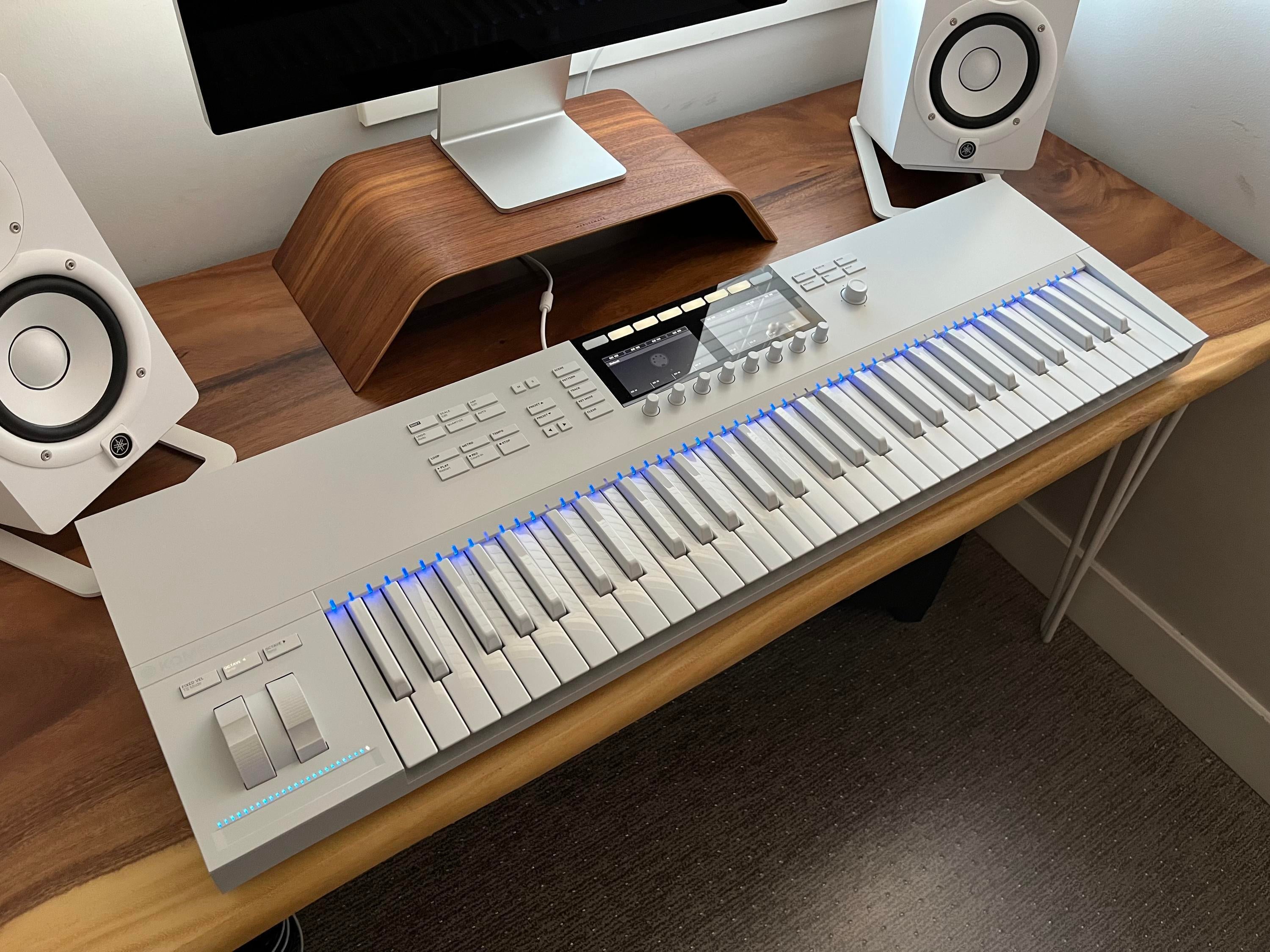 Native Instruments KOMPLETE KONTROL S61 MK2 - LIMITED BLACK