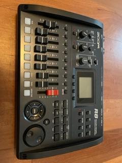 Used Zoom R8 8-track SD Recorder / Interface /Sampler