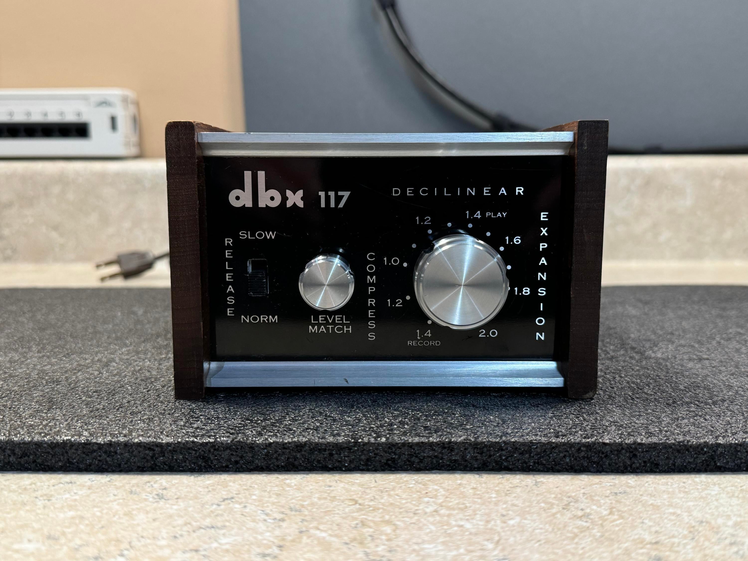 dbx 274 Project 1 Quad Expander Gate - Previously Owned