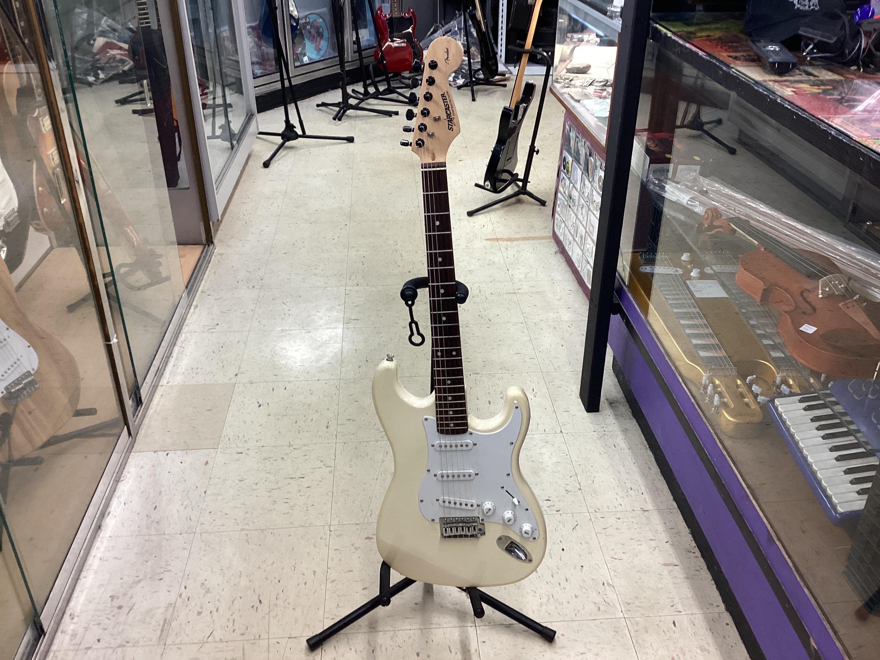 Used fender online starcaster