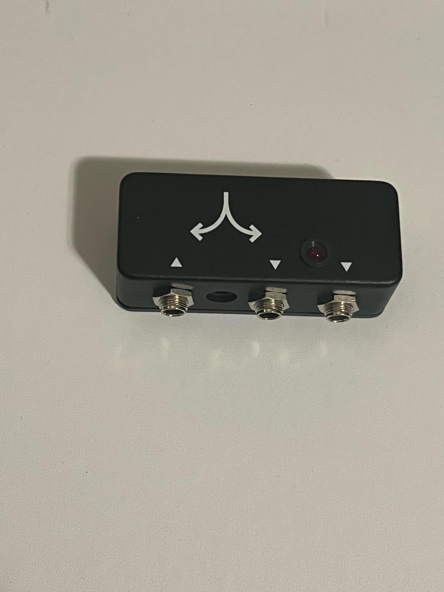 Used JHS Buffered Splitter Micro Single In / Dual Out Pedal