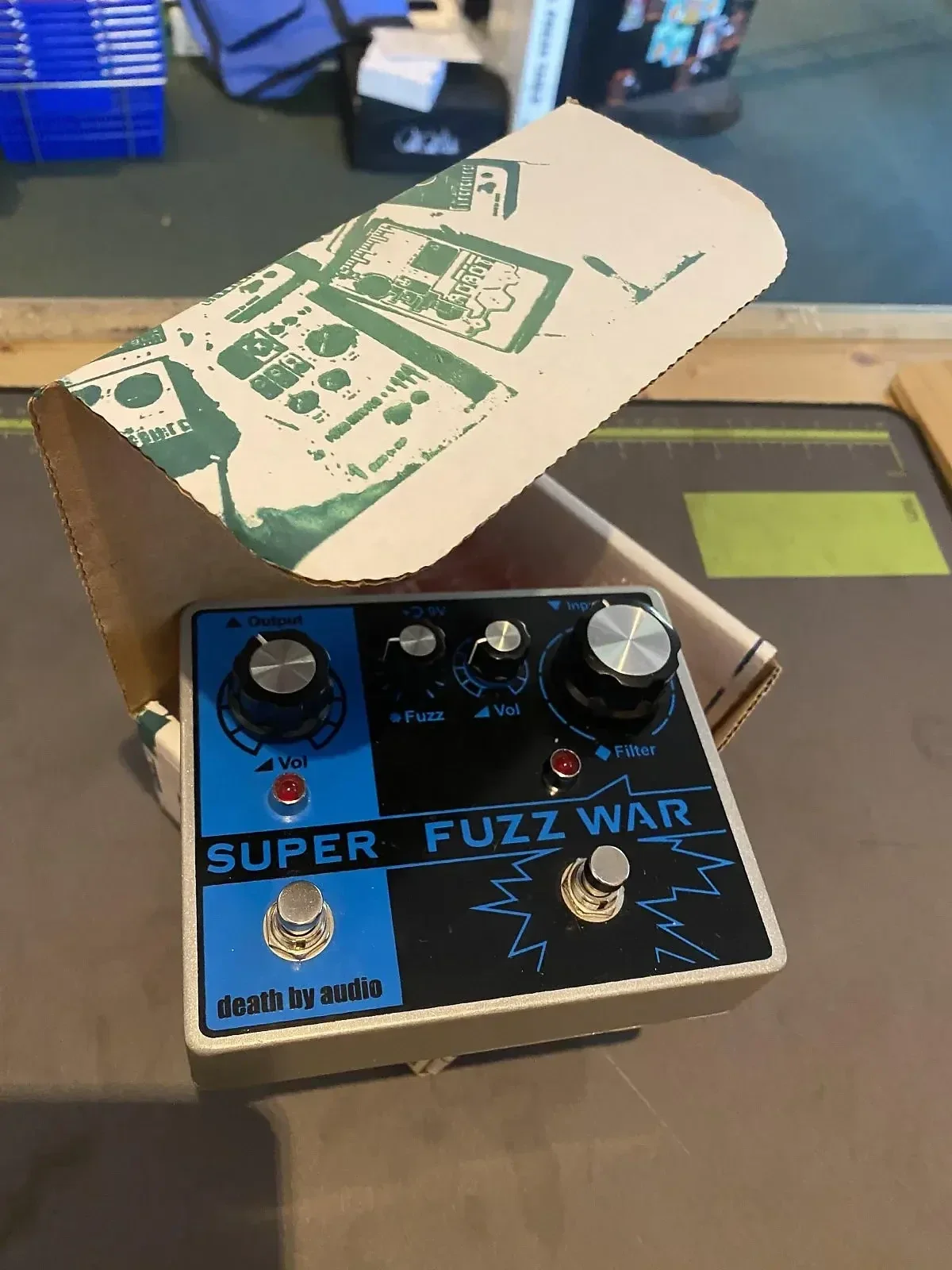 ベース Death By Audio Fuzz War Bass War - Death By Audio