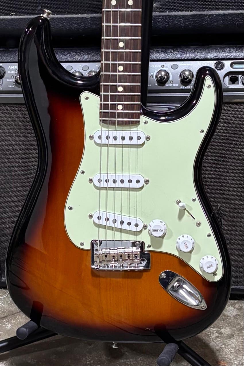 Player Stratocaster Electric Guitar - 3-color Sunburst with Rosewood Fingerboard