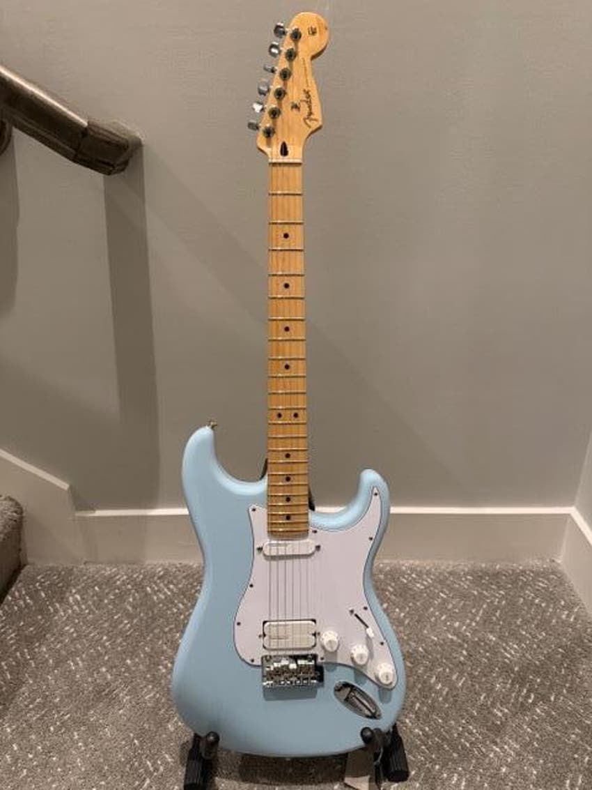 Player Stratocaster Sonic Blue maple fretboard HS with Lace Sensor Pickups