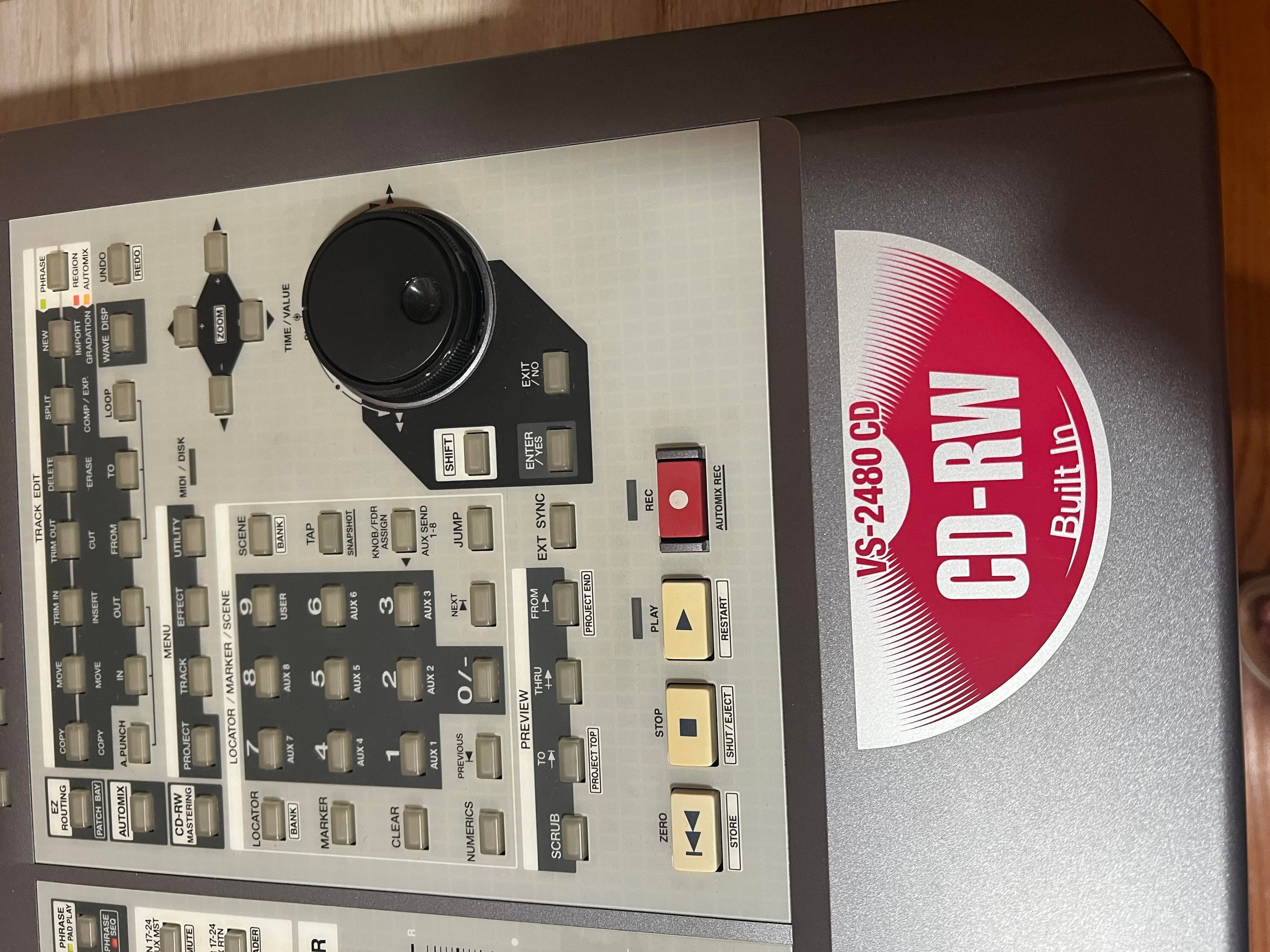 Used Roland VS-2480 CD 24 Track - Sweetwater's Gear Exchange