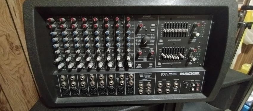 Mackie 808S 8-Channel 1200-Watt Powered Mixer