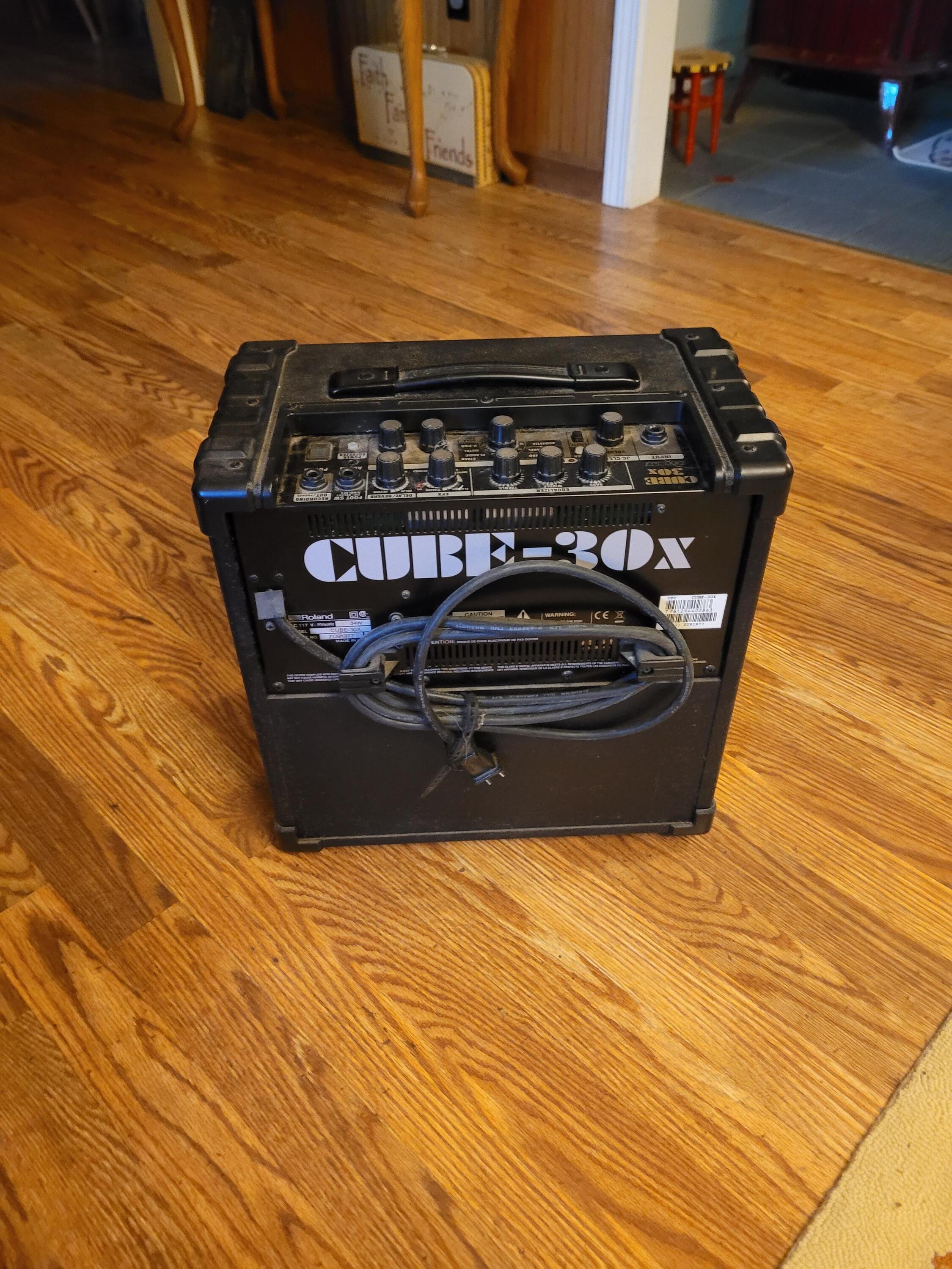 Used Roland Cube 30x guitar amplifier | Sweetwater's Gear Exchange