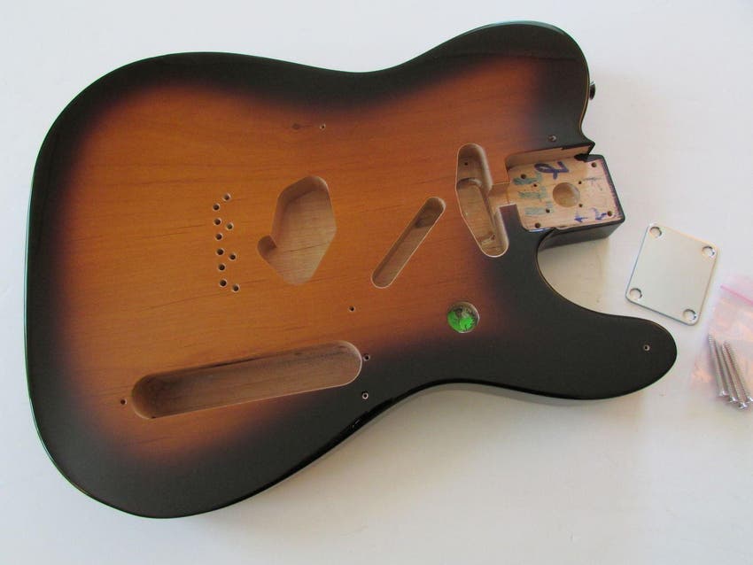 Vintera II '50s Nocaster 2-Tone Sunburst Body 5 Lbs Center Seam EXC