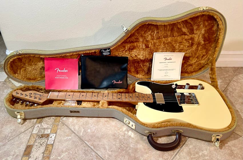 Fender Player Deluxe Stratocaster HSS - Shell Pink with Roasted Maple  Fingerboard, Sweetwater Exclusive in the USA