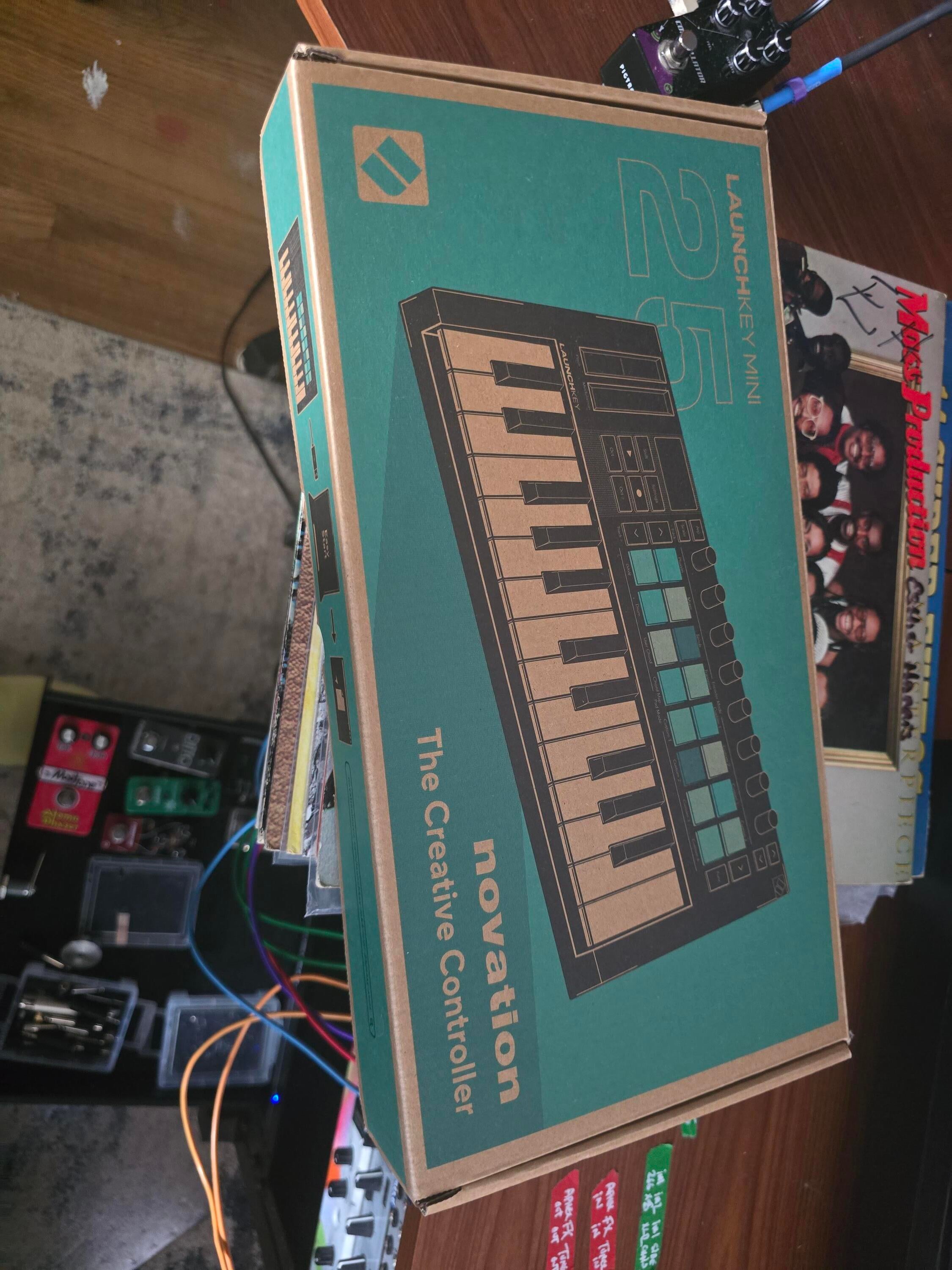 Used Novation Launchkey Mini 25 MK4 - Sweetwater's Gear Exchange