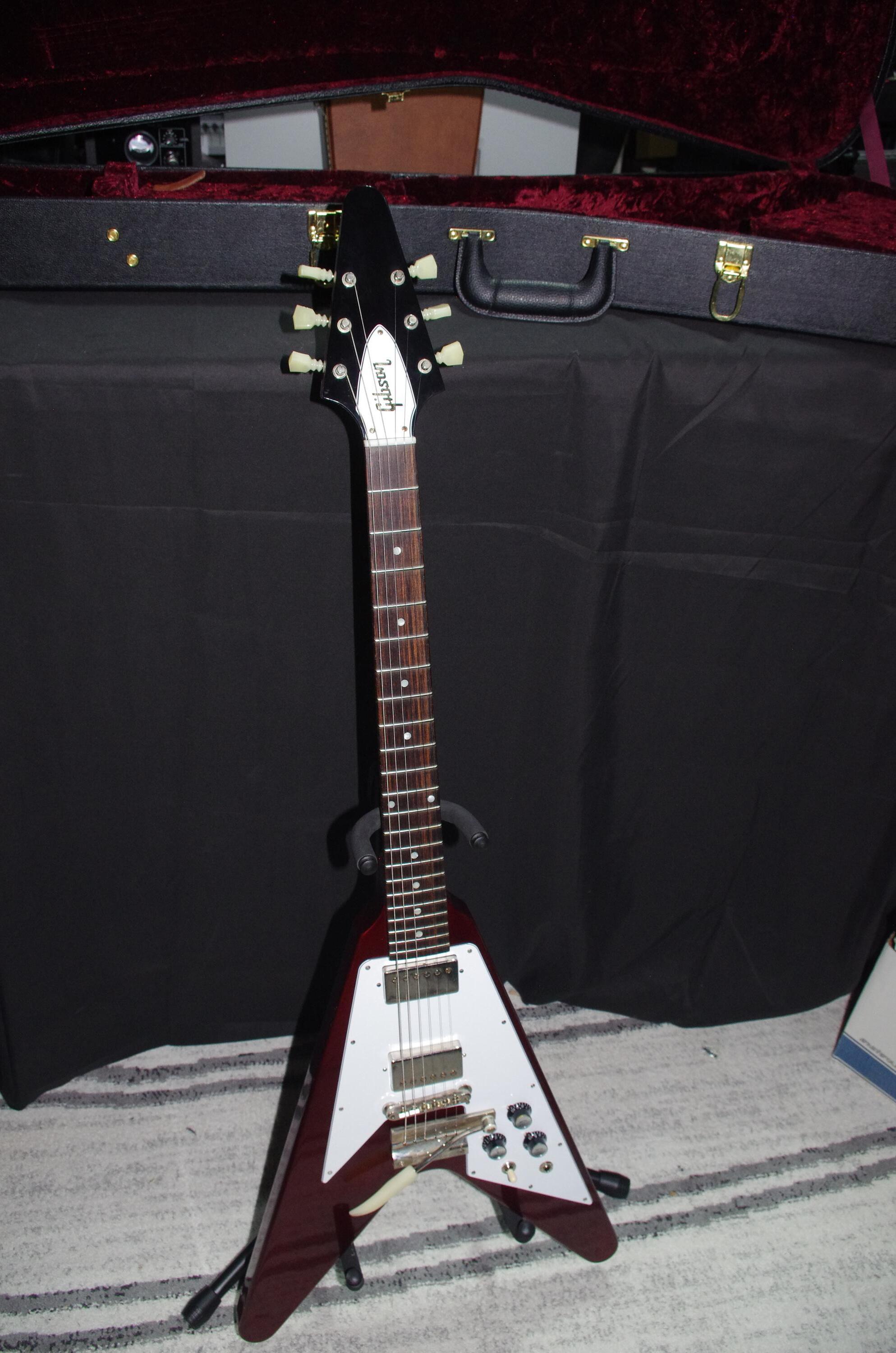 Used Gibson Custom 1967 Mahogany Flying V Reissue with Maestro Vibrola  Gloss - Sparkling Burgundy