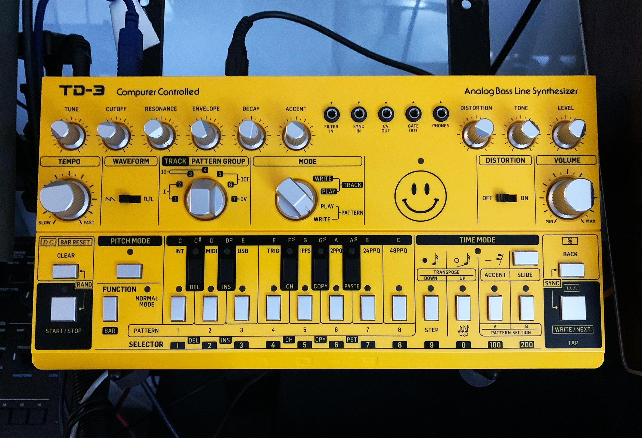 Used Behringer TD-3-Yellow Analog Bass Line Synthesizer - Roland TB-303  Clone